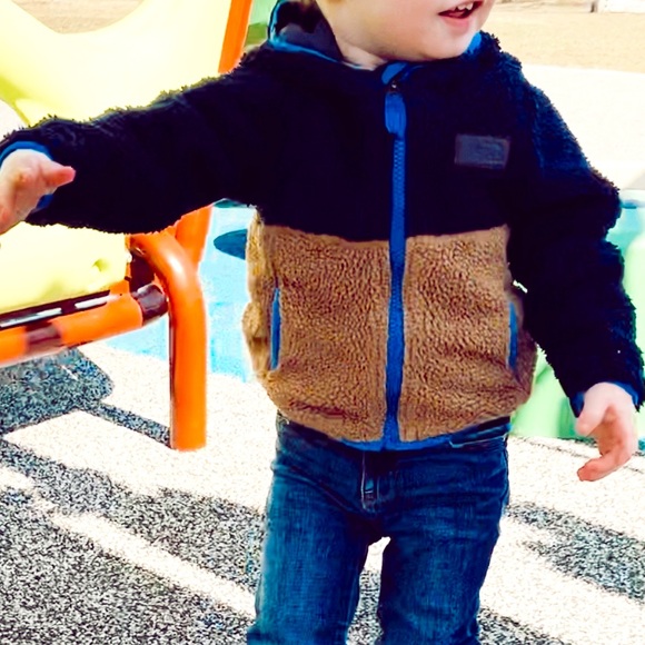 THE NORTH FACE Cozy Navy and Tan Fleece Jacket for baby toddler boy - Picture 1 of 8
